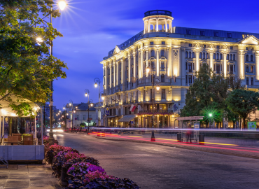 Hotels & Residences